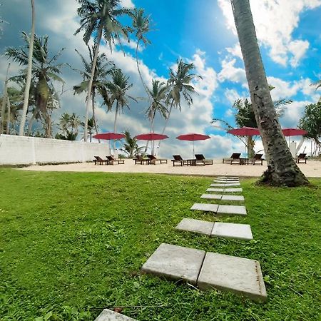 Akurala Beach Boutique Resort エクステリア 写真