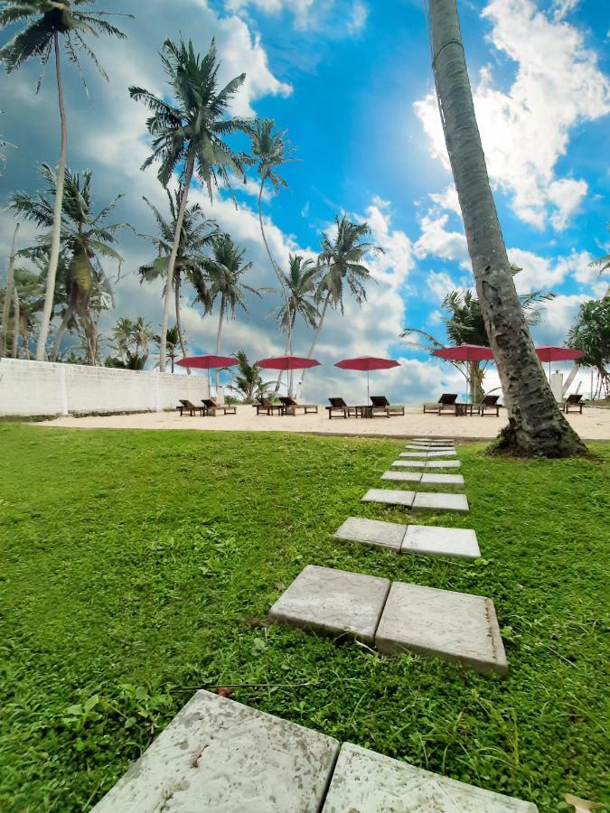 Akurala Beach Boutique Resort エクステリア 写真