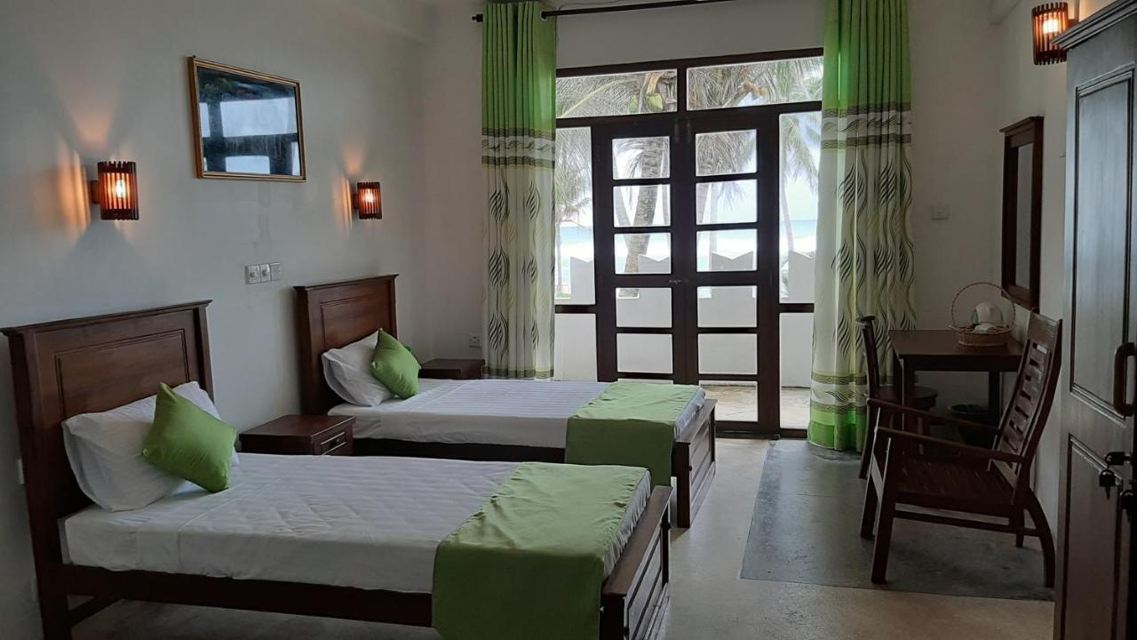Akurala Beach Boutique Resort エクステリア 写真
