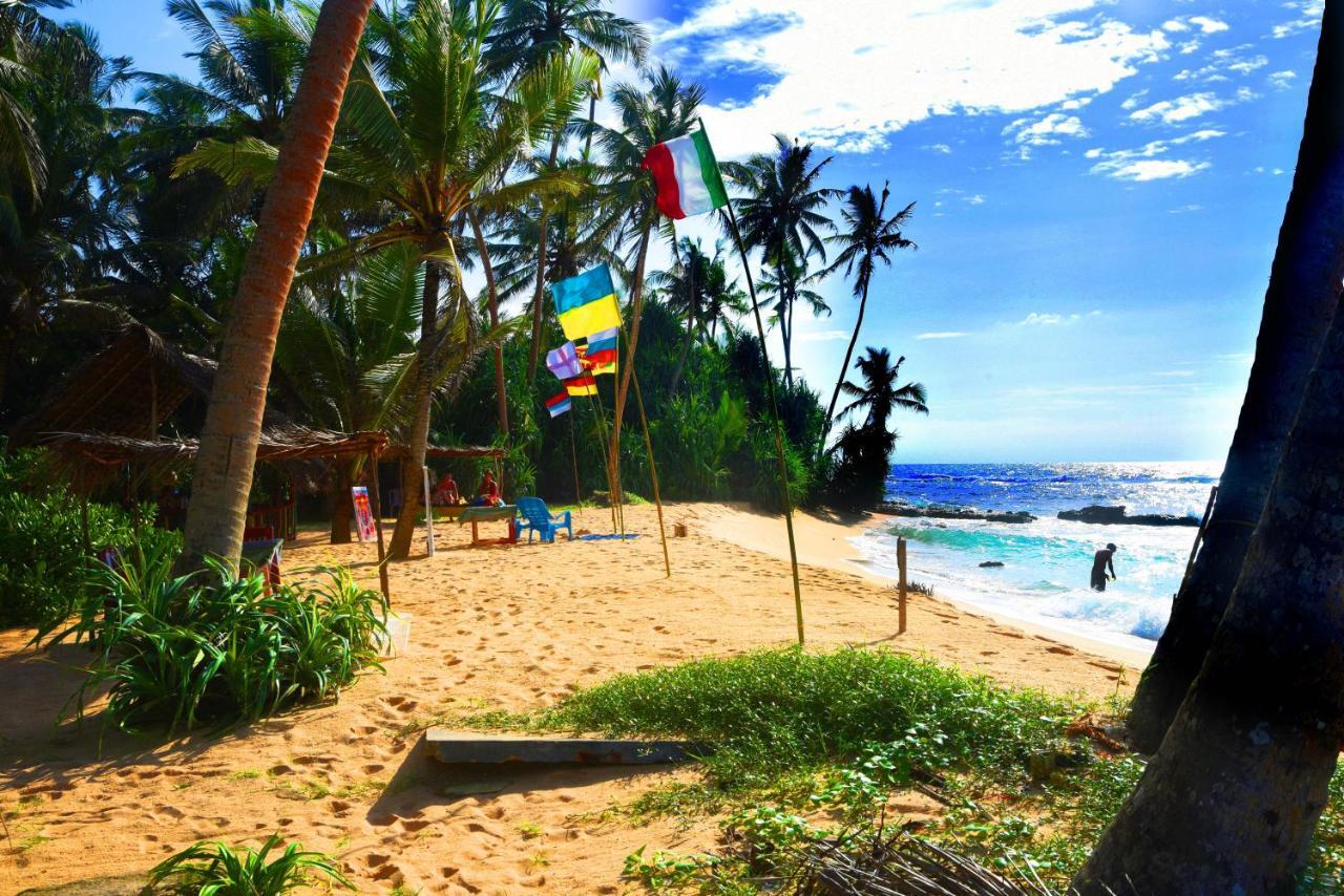 Akurala Beach Boutique Resort エクステリア 写真