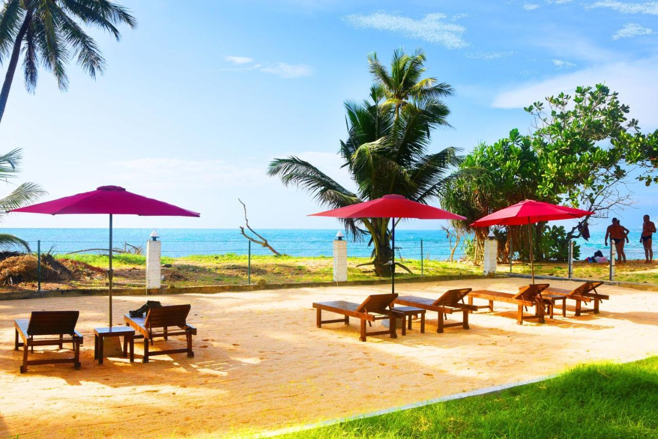 Akurala Beach Boutique Resort エクステリア 写真