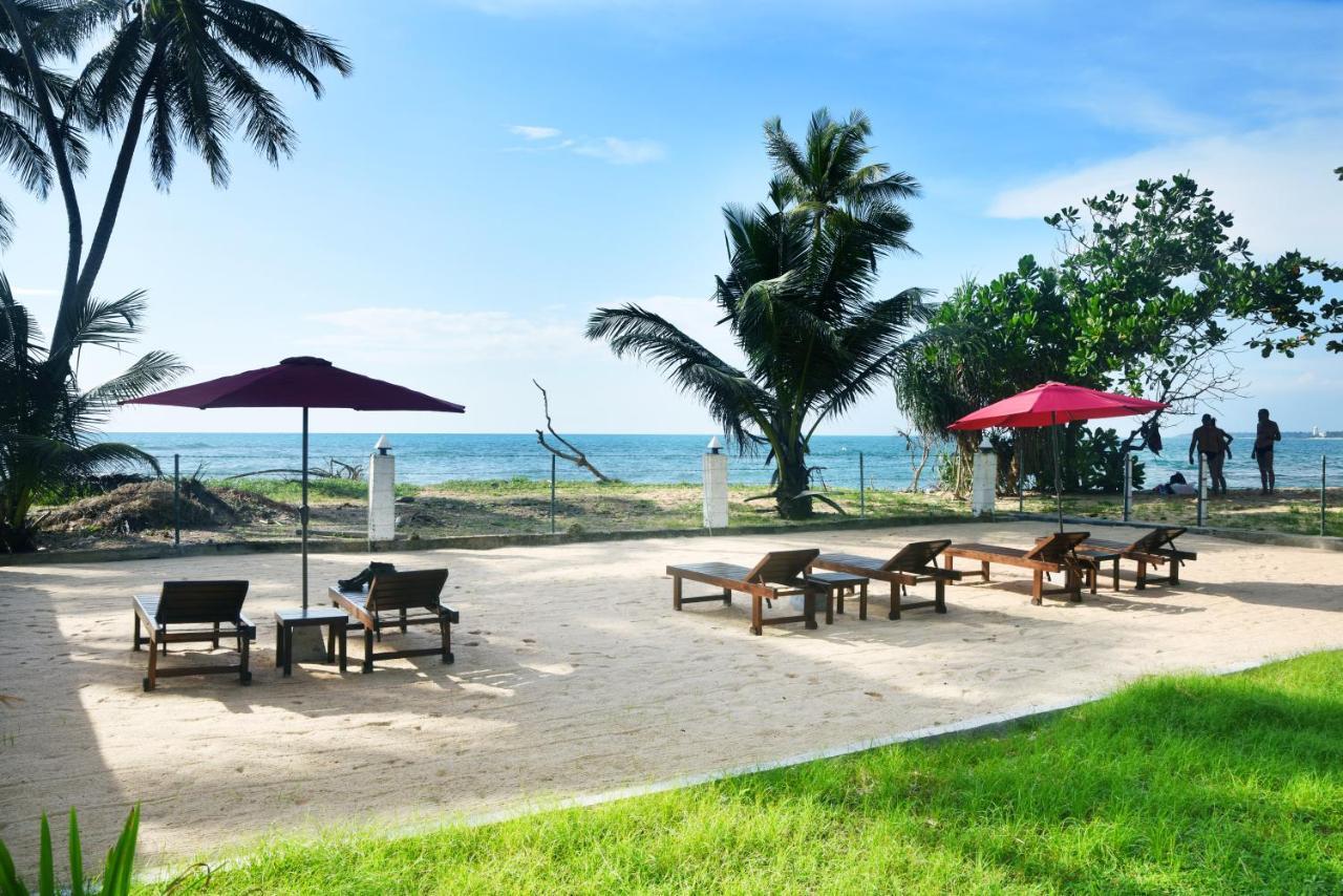 Akurala Beach Boutique Resort エクステリア 写真