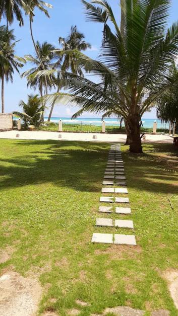 Akurala Beach Boutique Resort エクステリア 写真