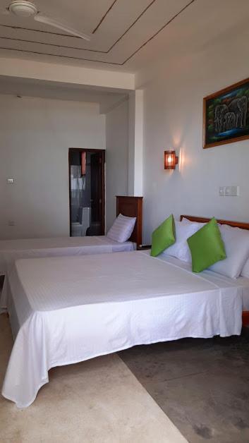 Akurala Beach Boutique Resort エクステリア 写真