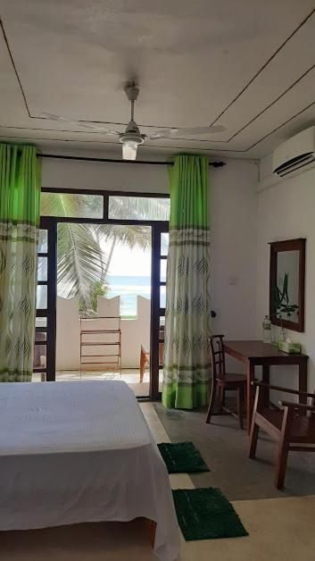 Akurala Beach Boutique Resort エクステリア 写真