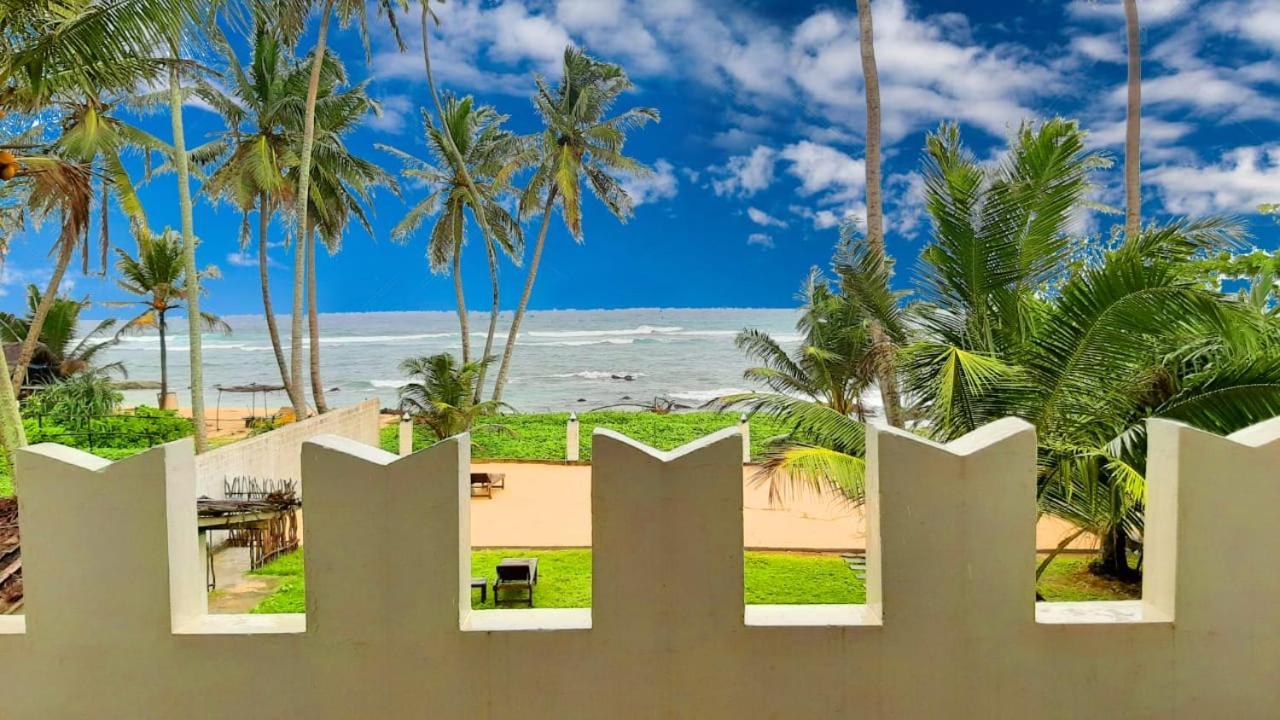 Akurala Beach Boutique Resort エクステリア 写真