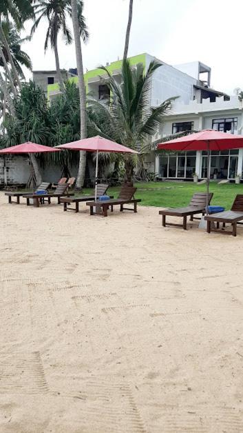 Akurala Beach Boutique Resort エクステリア 写真