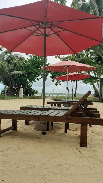 Akurala Beach Boutique Resort エクステリア 写真