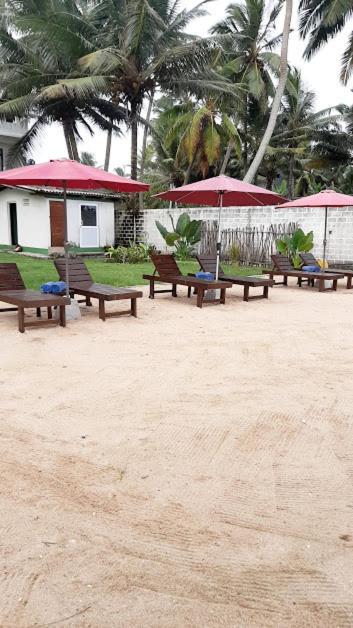 Akurala Beach Boutique Resort エクステリア 写真