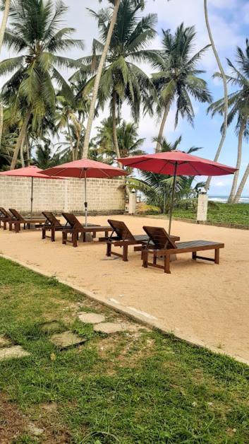 Akurala Beach Boutique Resort エクステリア 写真