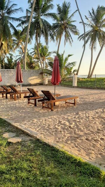 Akurala Beach Boutique Resort エクステリア 写真